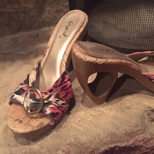 Colorful print slip ons